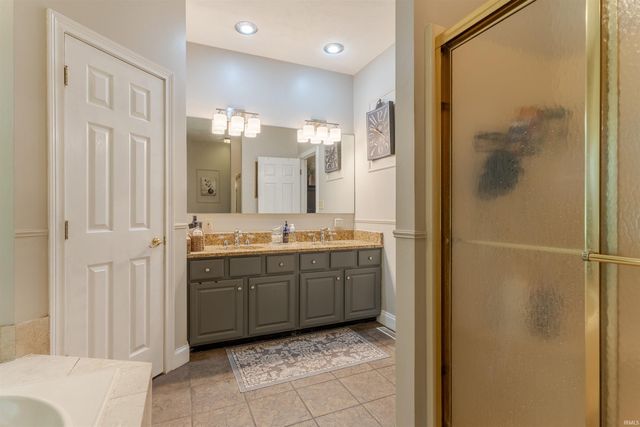 2200 Eaglewood Drive, Newburgh, IN 47630