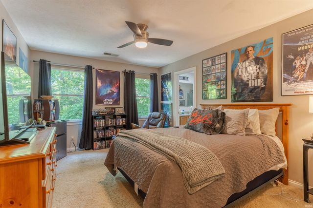 2200 Eaglewood Drive, Newburgh, IN 47630