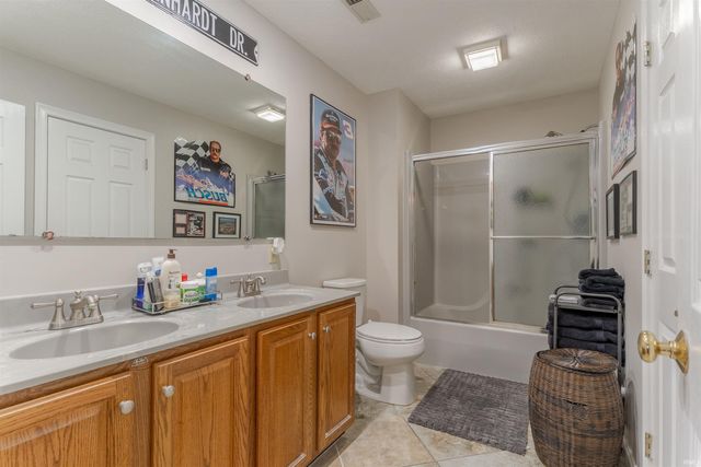 2200 Eaglewood Drive, Newburgh, IN 47630
