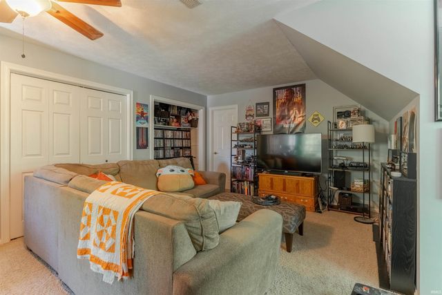 2200 Eaglewood Drive, Newburgh, IN 47630