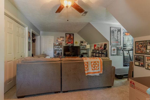 2200 Eaglewood Drive, Newburgh, IN 47630