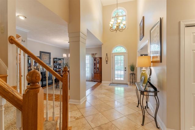 2200 Eaglewood Drive, Newburgh, IN 47630