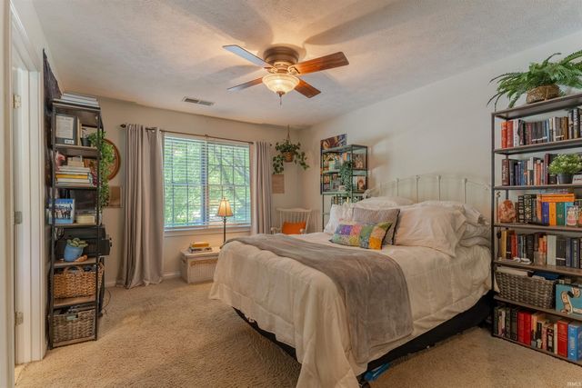 2200 Eaglewood Drive, Newburgh, IN 47630