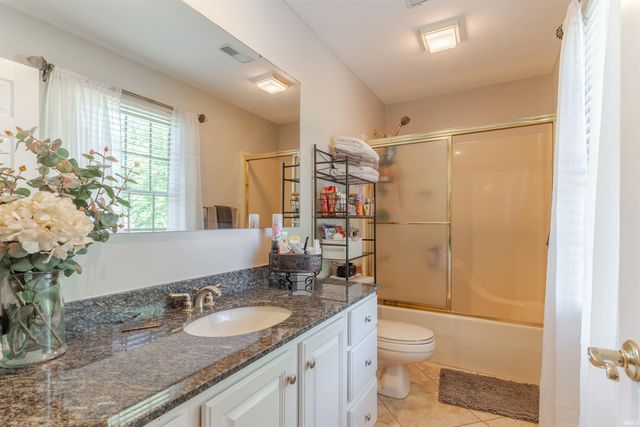 2200 Eaglewood Drive, Newburgh, IN 47630