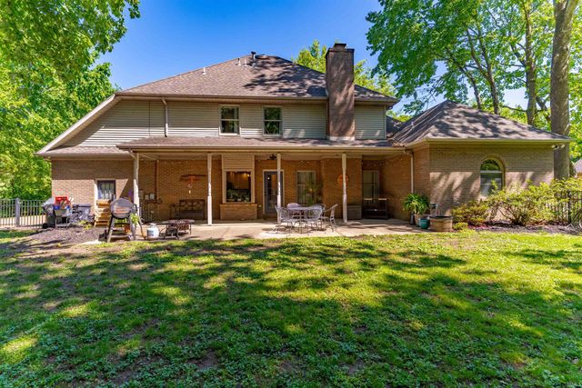 2200 Eaglewood Drive, Newburgh, IN 47630