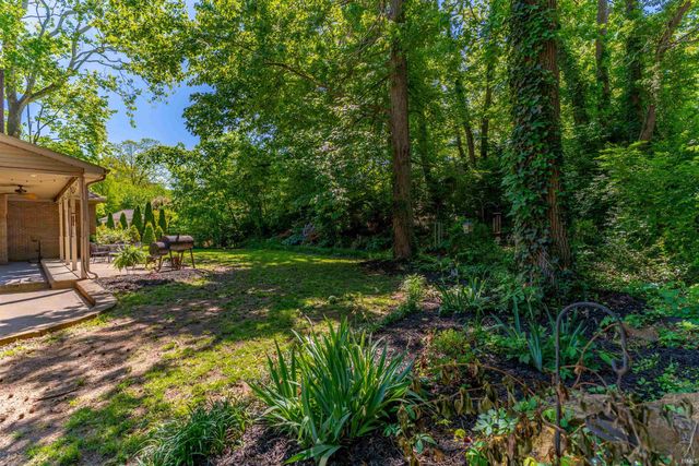 2200 Eaglewood Drive, Newburgh, IN 47630