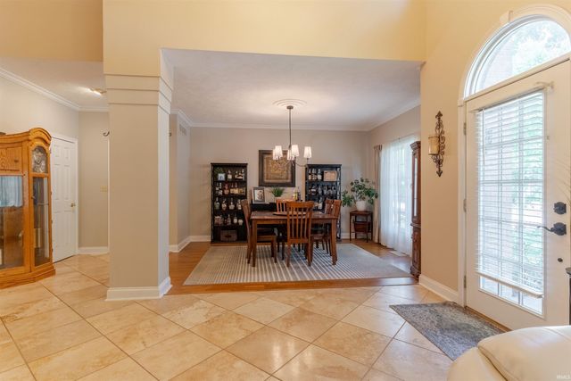 2200 Eaglewood Drive, Newburgh, IN 47630