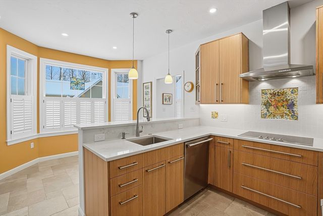 2 Braeburn Ln 2, Ashland, MA 01721