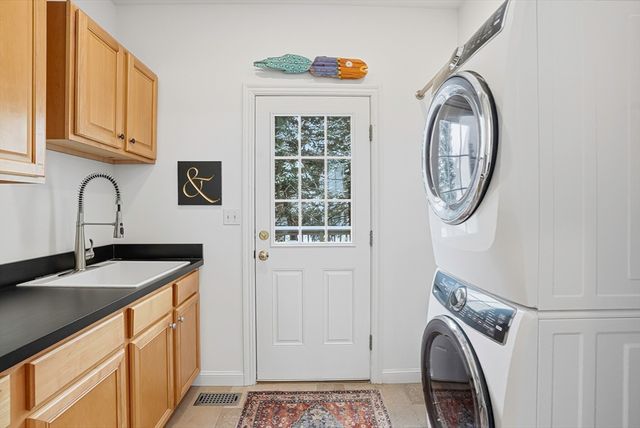 2 Braeburn Ln 2, Ashland, MA 01721