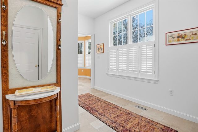 2 Braeburn Ln 2, Ashland, MA 01721