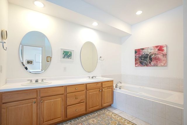 2 Braeburn Ln 2, Ashland, MA 01721