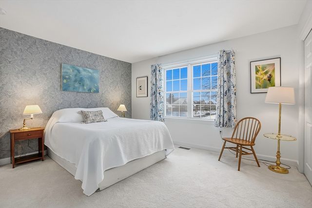 2 Braeburn Ln 2, Ashland, MA 01721