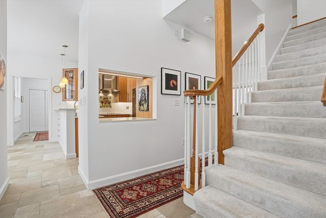 2 Braeburn Ln 2, Ashland, MA 01721