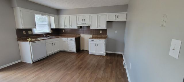 909 Gregory Way, Lexington, KY 40514