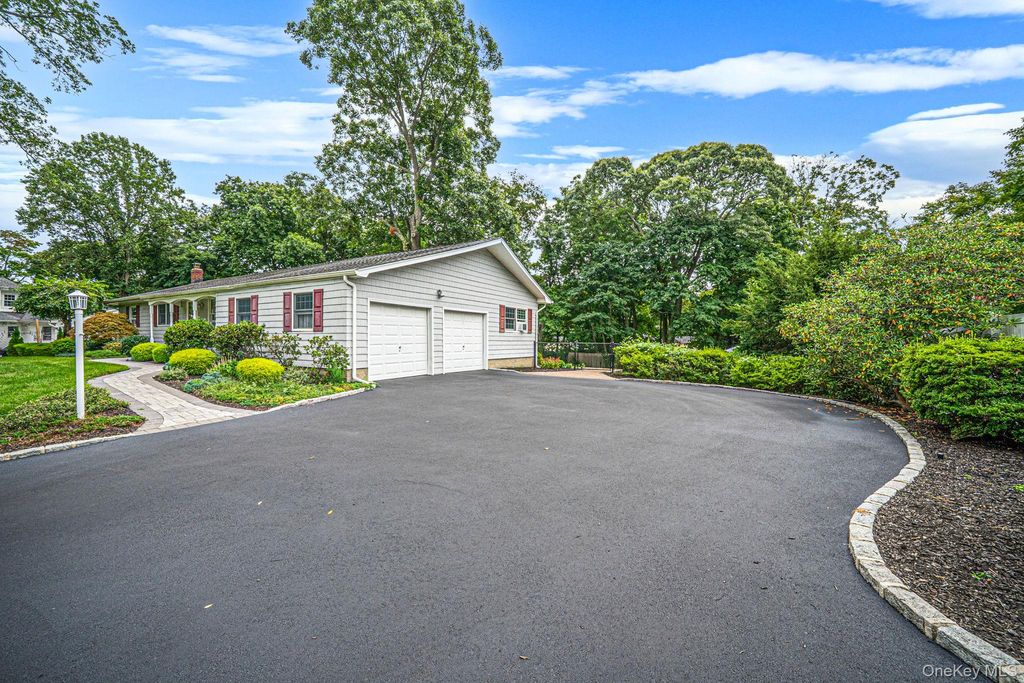 24 Spruce Street, Smithtown, NY 11787 — photo 4