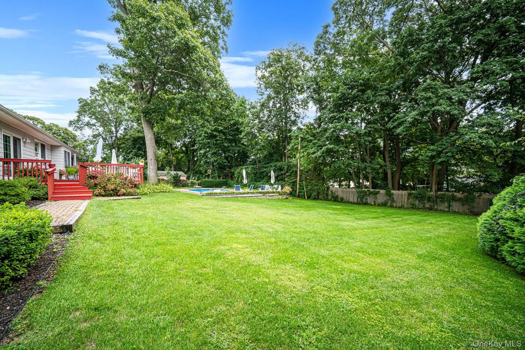 24 Spruce Street, Smithtown, NY 11787 — photo 5