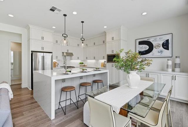 142 Coronado Avenue, Alameda, CA 94501