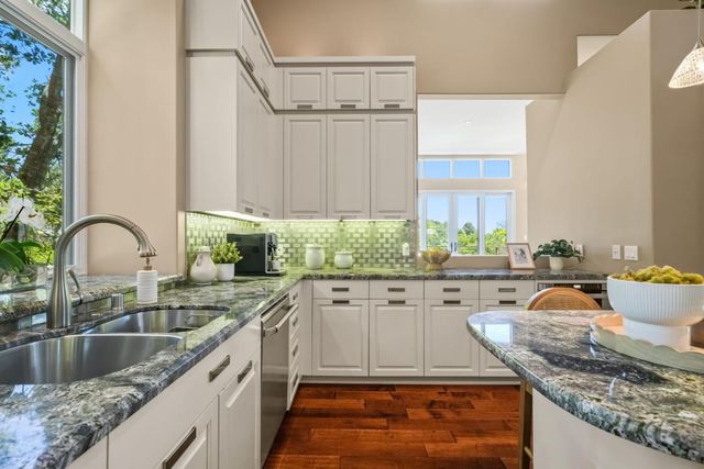 708 Alameda De Las Pulgas, Belmont, CA 94002