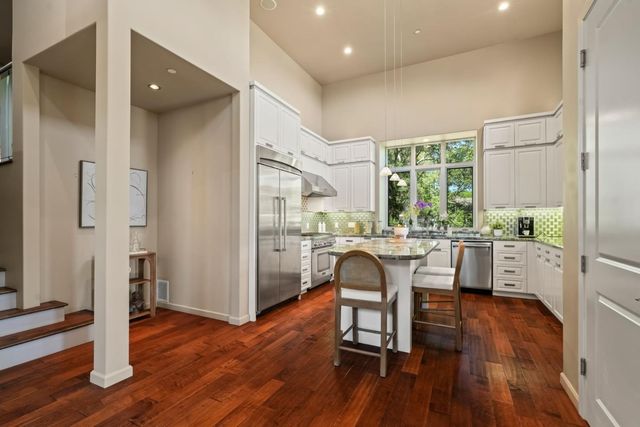 708 Alameda De Las Pulgas, Belmont, CA 94002