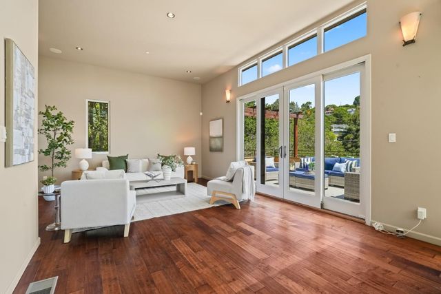 708 Alameda De Las Pulgas, Belmont, CA 94002