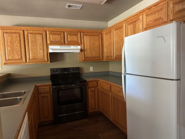 10910 Shady Oaks Drive, Runaway Bay, TX 76426