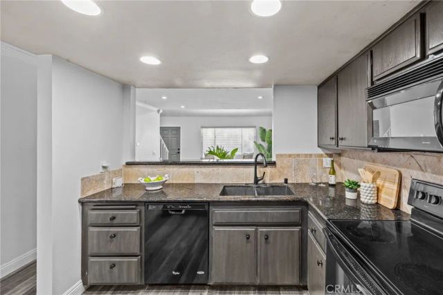 18741 Applewood, Huntington Beach, CA 92646