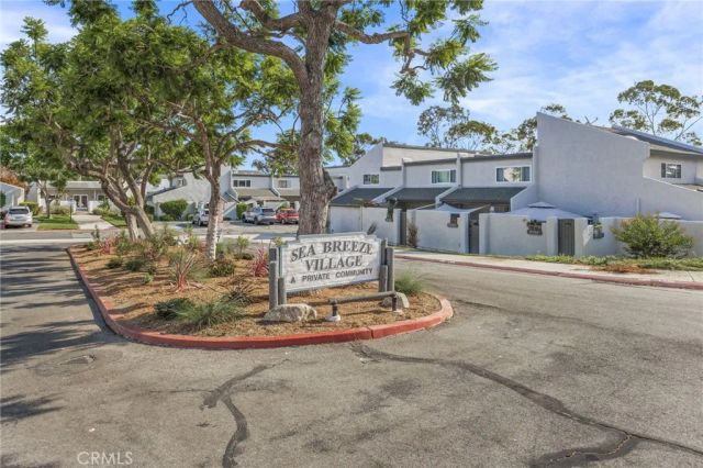 18741 Applewood, Huntington Beach, CA 92646