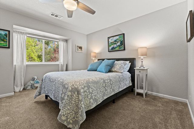 14090 Torrey Pines Dr, Auburn, CA 95602