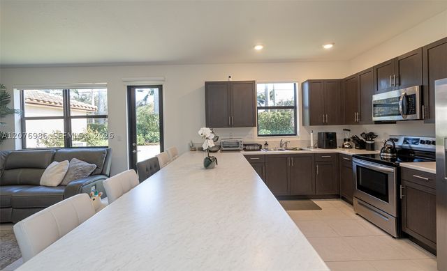 139 NE 27th Ter, Homestead, FL 33033