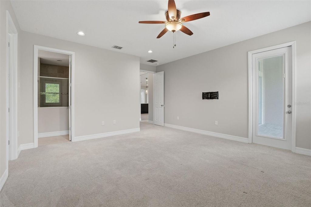 Image 15 of property listing at 10760 TIBBETT STREET, Orlando, FL 32832