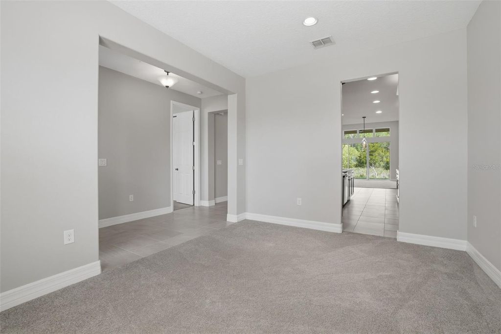 Image 6 of property listing at 10760 TIBBETT STREET, Orlando, FL 32832