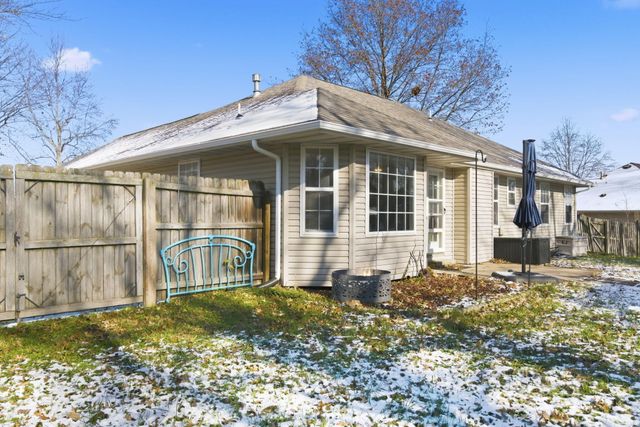 1604 E Lee Street, Republic, MO 65738