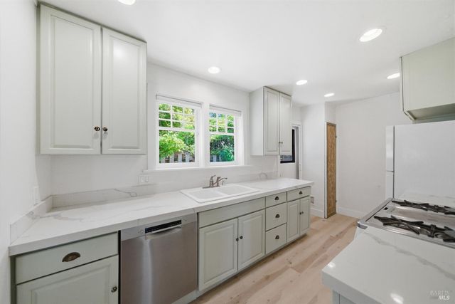 7 Marin Rd, Fairfax, CA 94930