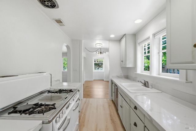 7 Marin Rd, Fairfax, CA 94930