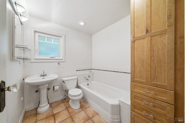 7 Marin Rd, Fairfax, CA 94930