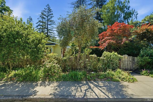7 Marin Rd, Fairfax, CA 94930