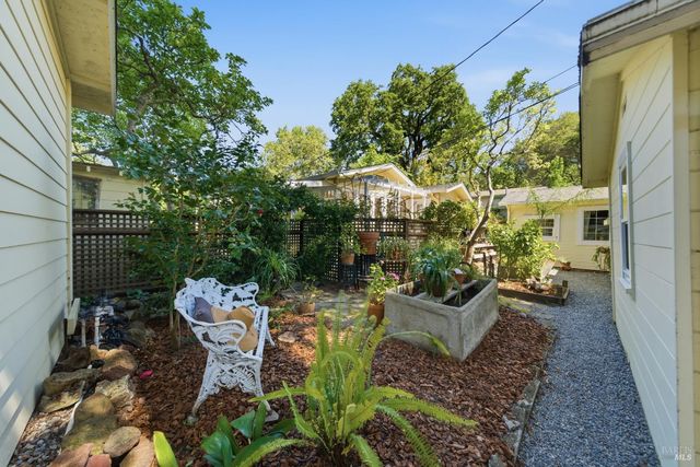 7 Marin Rd, Fairfax, CA 94930