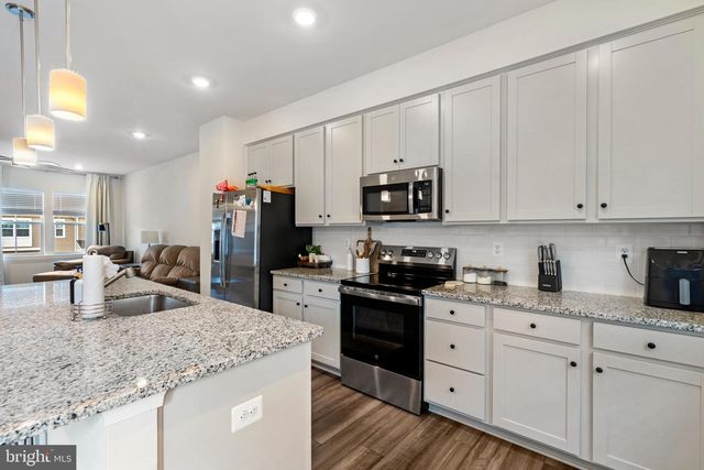 267 SANDY BOTTOM CIR, Ranson, WV 25438