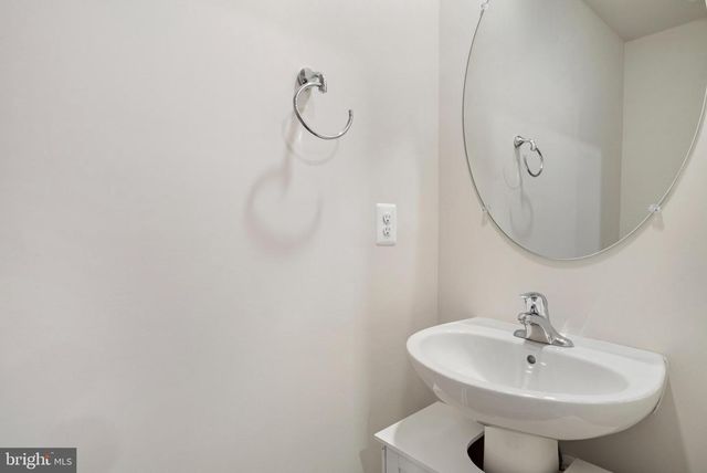 267 SANDY BOTTOM CIR, Ranson, WV 25438