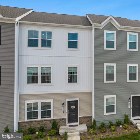 267 SANDY BOTTOM CIR, Ranson, WV 25438
