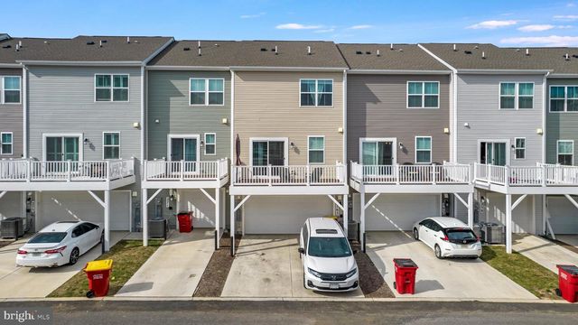 267 SANDY BOTTOM CIR, Ranson, WV 25438