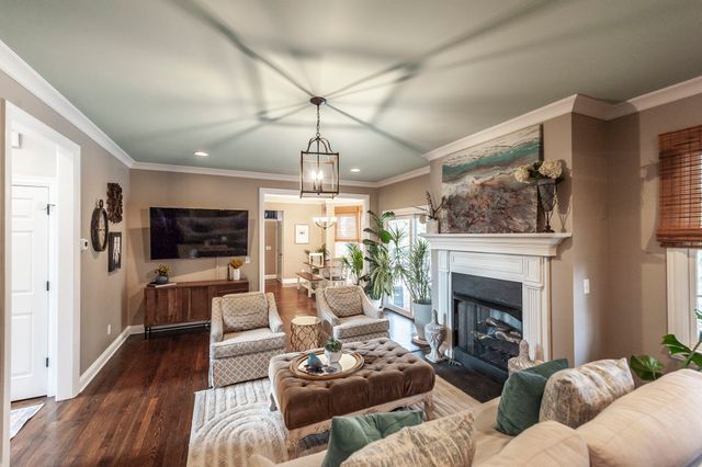 100 Loch Leven Way, Hendersonville, TN 37075