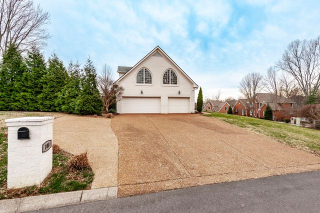 100 Loch Leven Way, Hendersonville, TN 37075