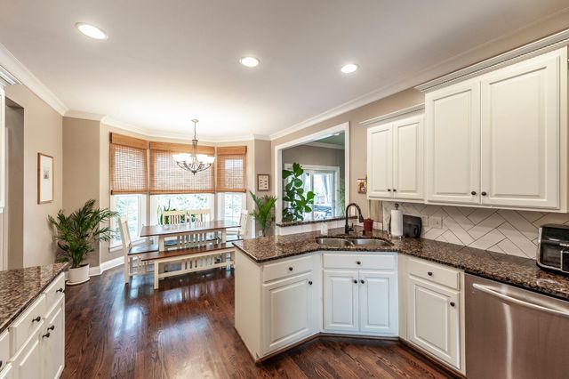 100 Loch Leven Way, Hendersonville, TN 37075