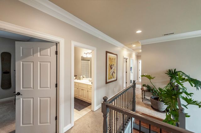 100 Loch Leven Way, Hendersonville, TN 37075