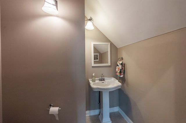 100 Loch Leven Way, Hendersonville, TN 37075