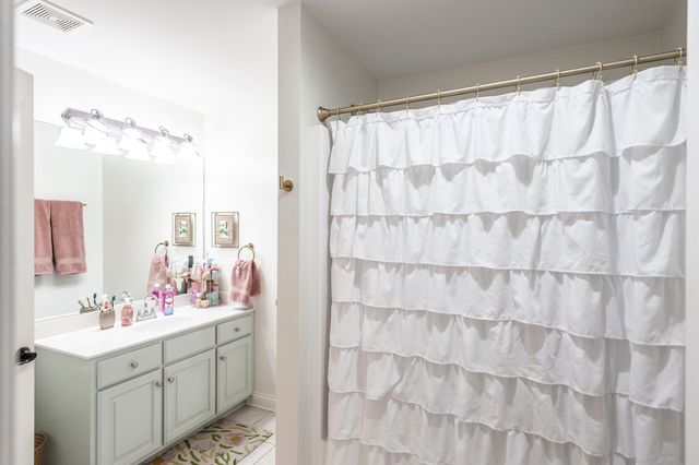 100 Loch Leven Way, Hendersonville, TN 37075