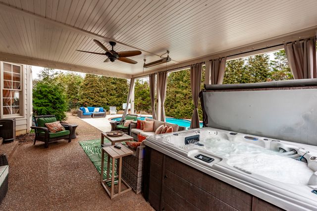 100 Loch Leven Way, Hendersonville, TN 37075