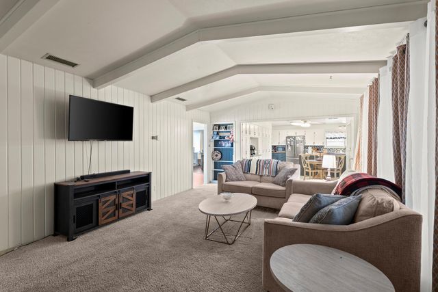 507 Clubview Drive, Levelland, TX 79336