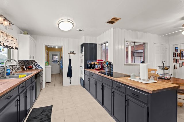 507 Clubview Drive, Levelland, TX 79336